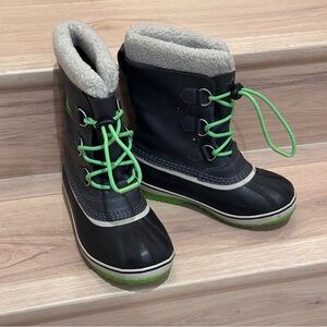 Kids Waterproof Sorel Snow Boots with Liner Great Condition